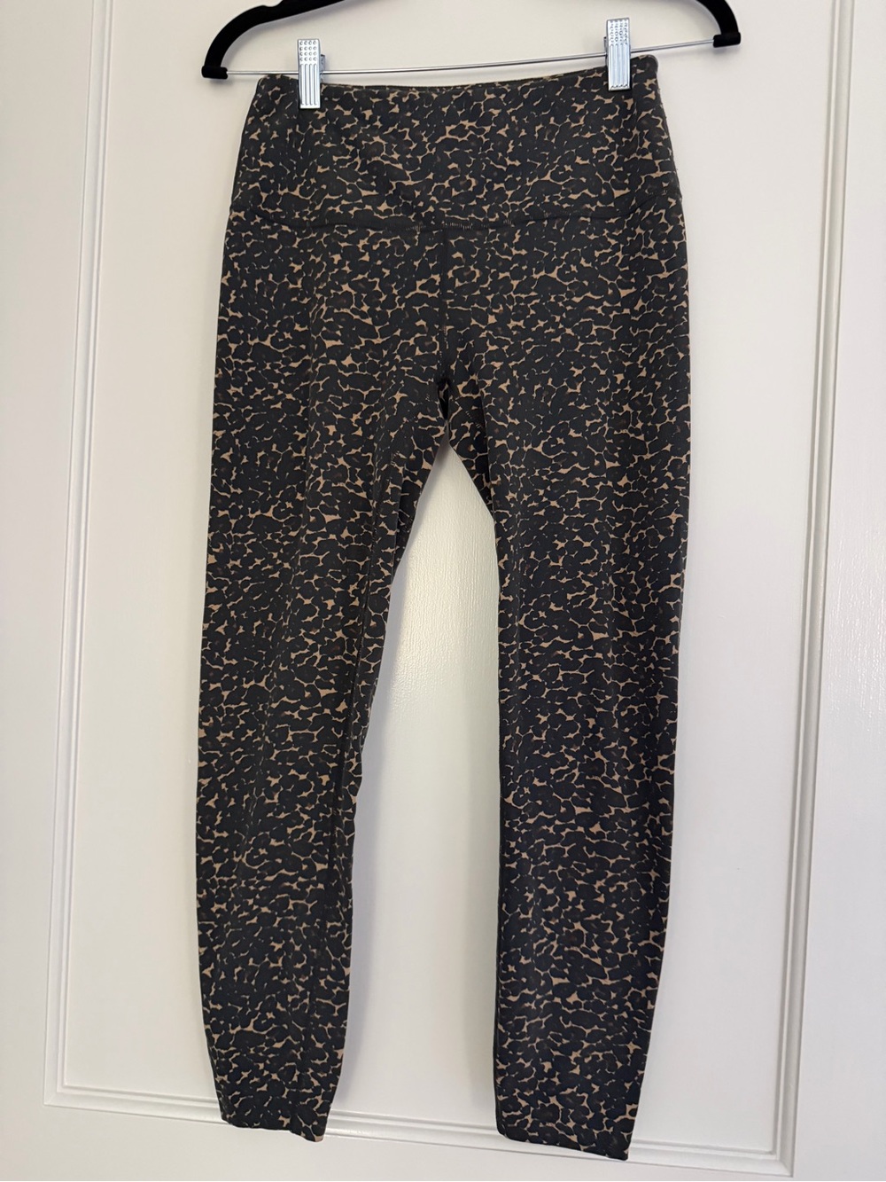 Varley Black and Tan Patterned athletic Leggings